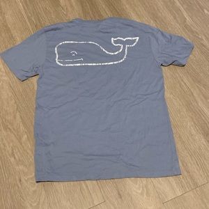 Blue vineyard vines tshirt